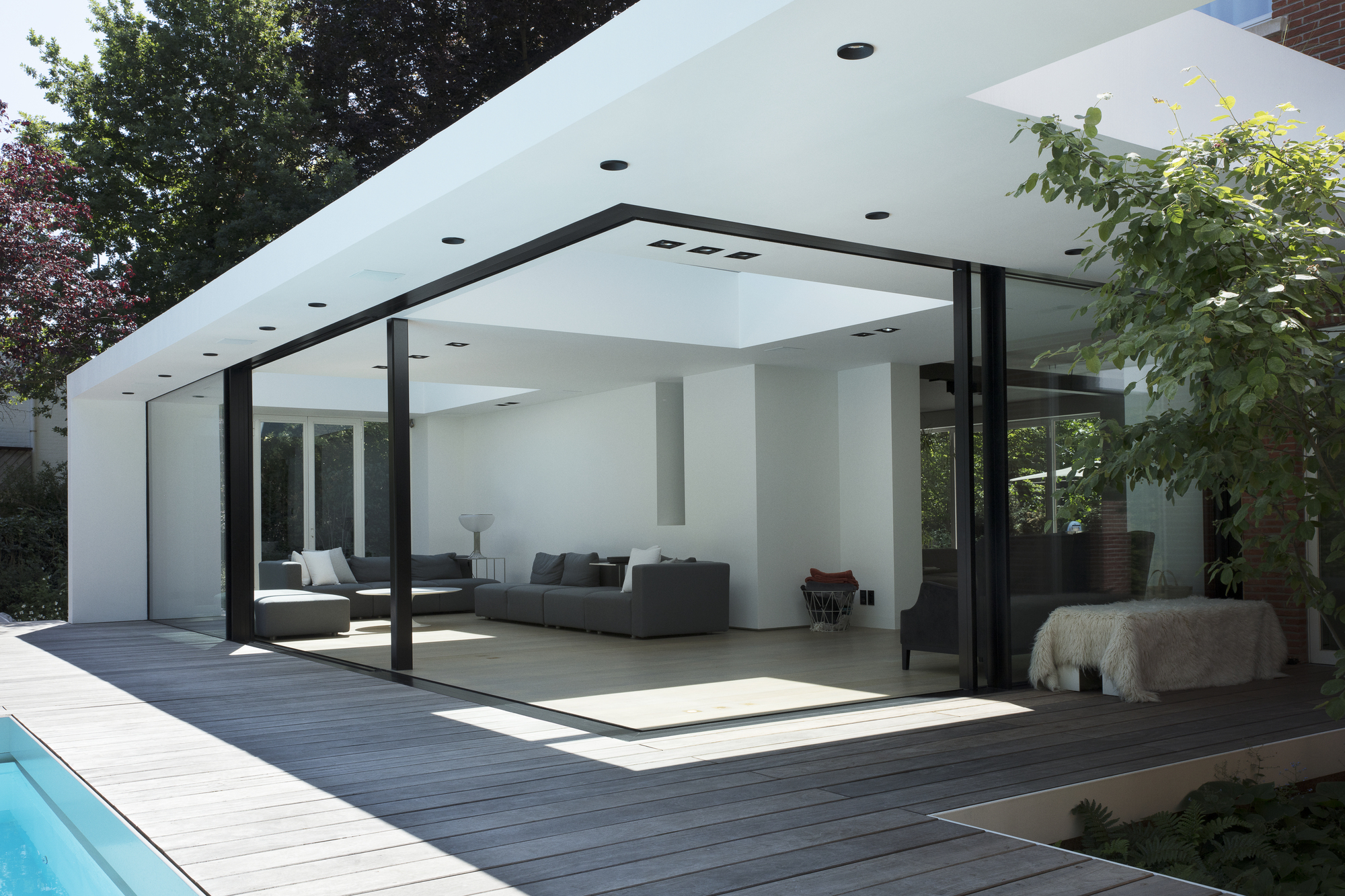 Corner-sliding-door-aluminium-servoluxe