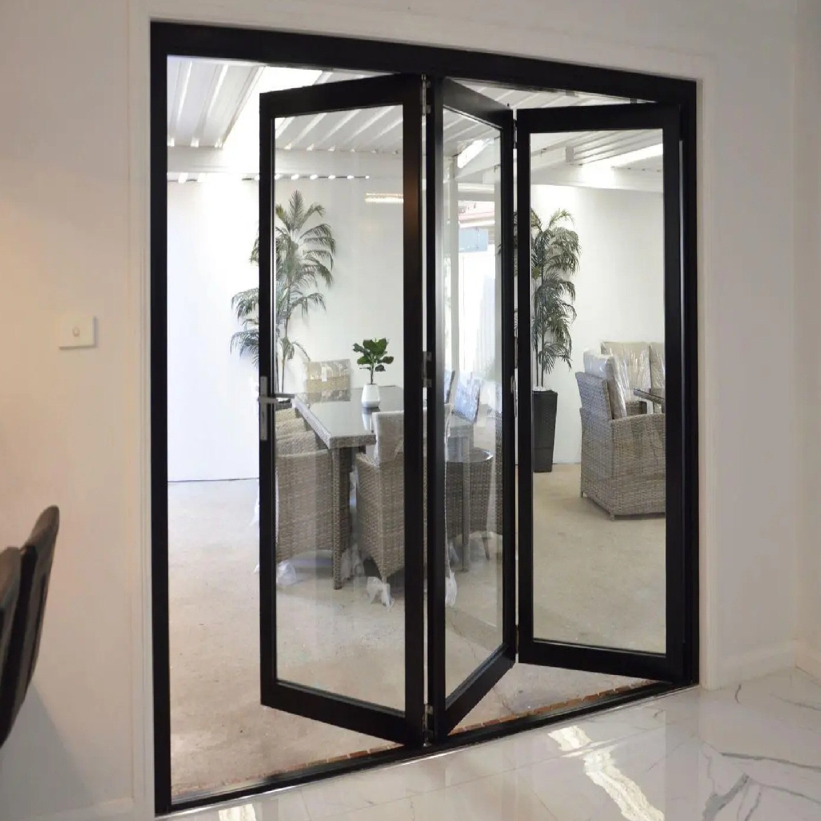 aluminum-folding-door-servoluxe